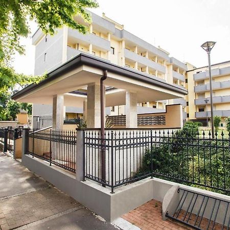 Hq Aparthotel Milano Inn - Smart Suites Cinisello Balsamo Kültér fotó